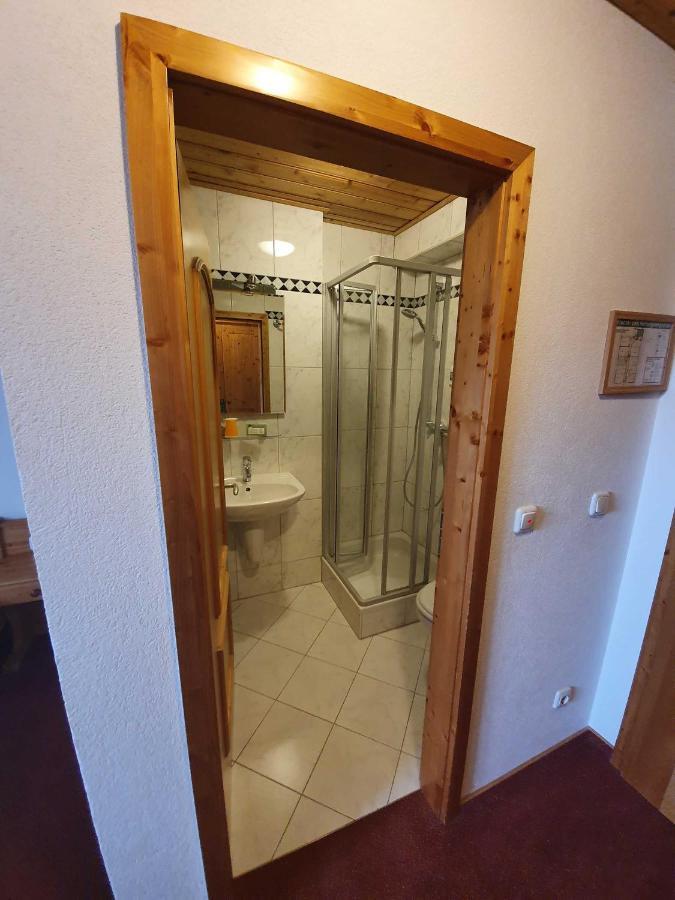 Landgasthof Brunnenwirt Zum Meenzer Fischbachtal Esterno foto