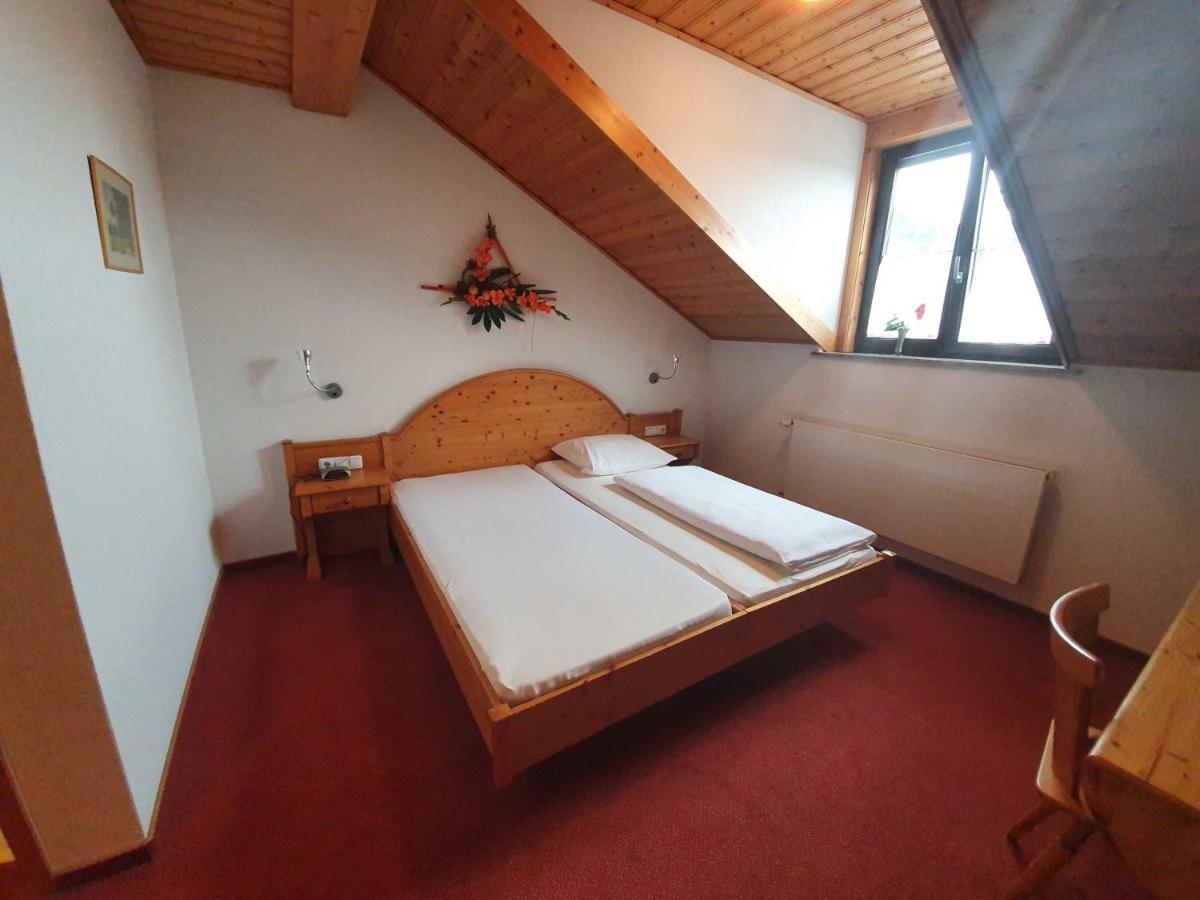Landgasthof Brunnenwirt Zum Meenzer Fischbachtal Esterno foto